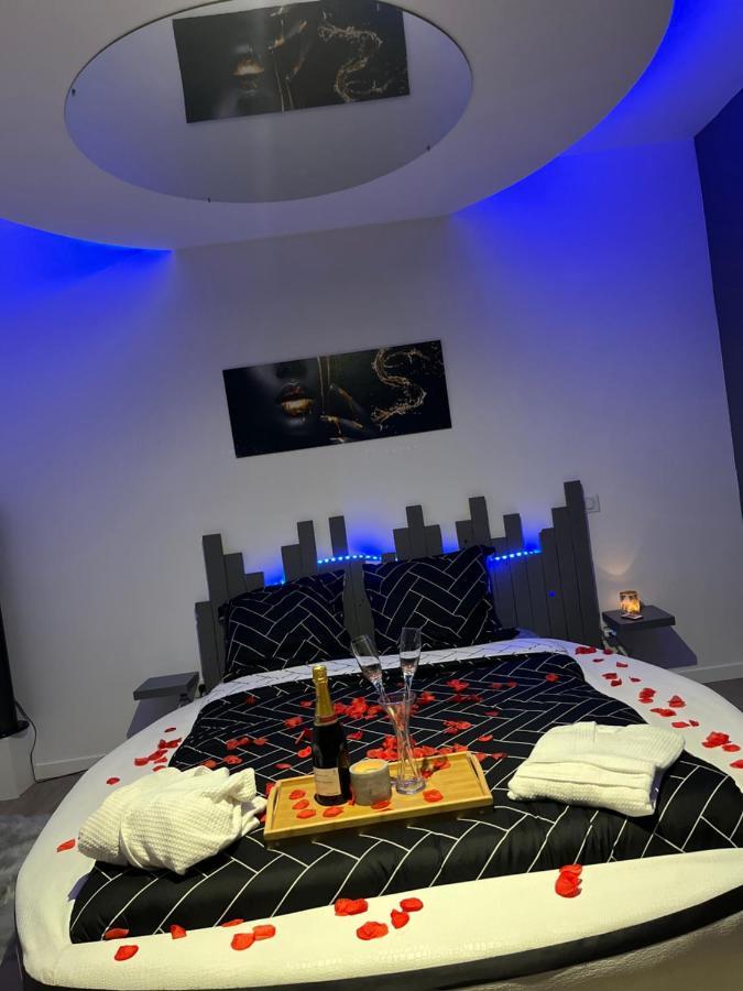 Love Room Gémozac Exteriér fotografie